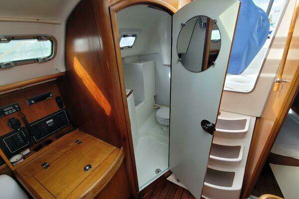 Stravaig 32ft Beneteau Yacht For Sale