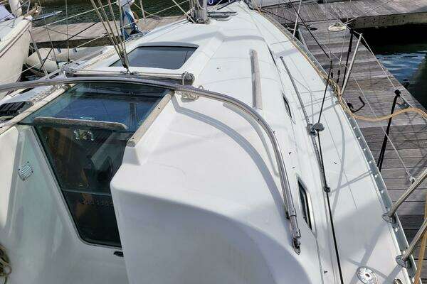 Stravaig 32ft Beneteau Yacht For Sale