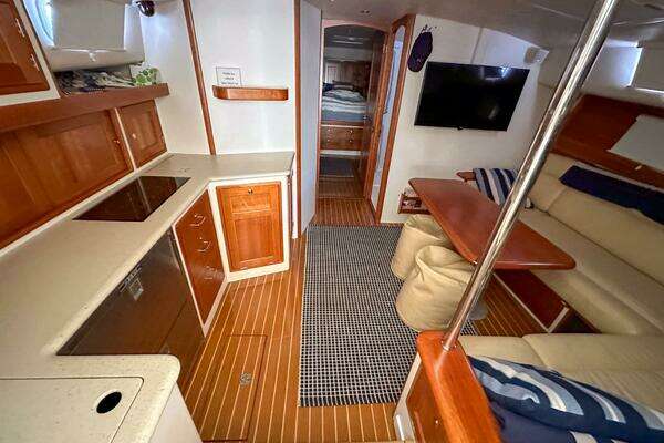 MJM 50z Yacht For Sale