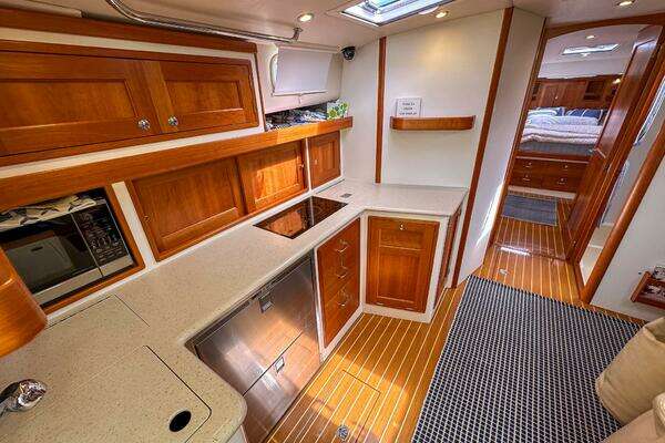 MJM 50z Yacht For Sale