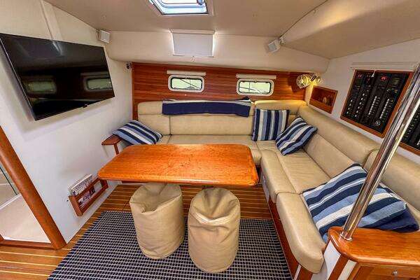 MJM 50z Yacht For Sale