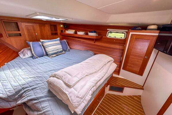 MJM 50z Yacht For Sale