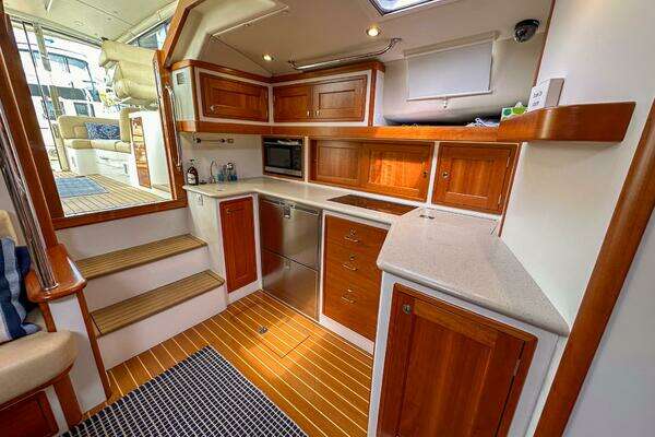 MJM 50z Yacht For Sale