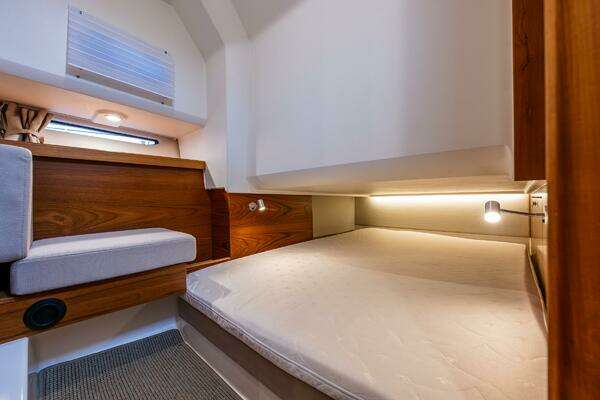 Nimbus C11 Yacht For Sale