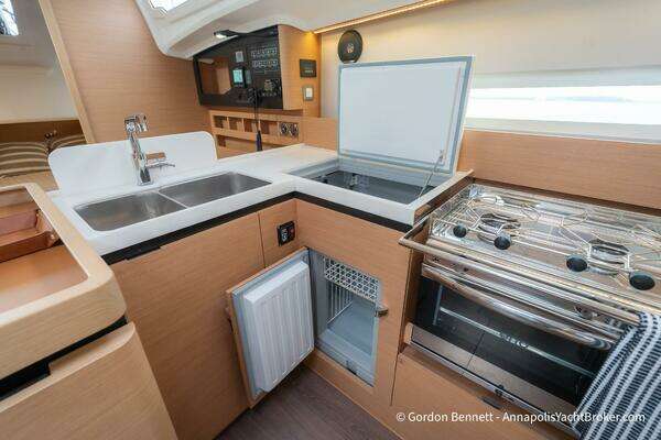 Jeanneau Sun Odyssey 410 Yacht For Sale