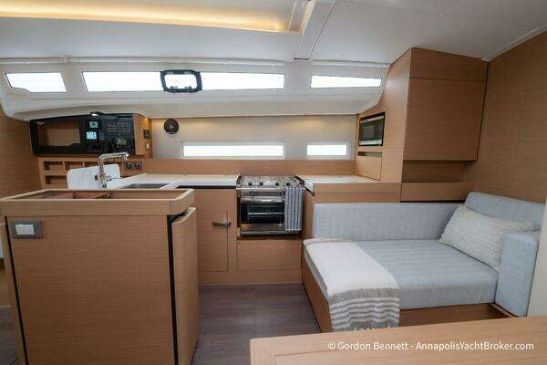 Jeanneau Sun Odyssey 410 Yacht For Sale