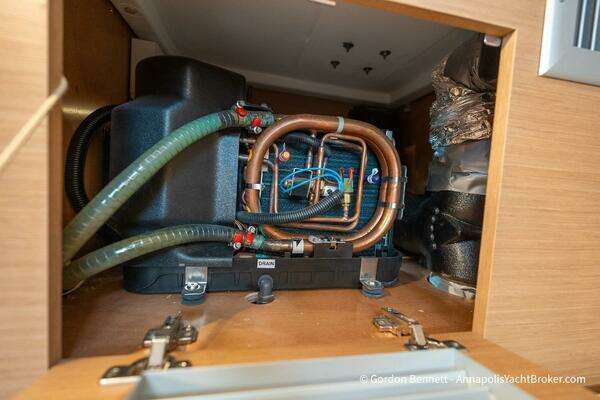 Jeanneau Sun Odyssey 410 Yacht For Sale