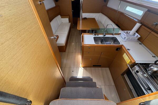 Sea Ranch II 38ft Jeanneau Yacht For Sale