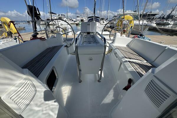 Sea Ranch II 38ft Jeanneau Yacht For Sale
