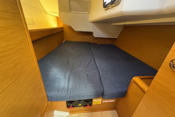 Sea Ranch II 38ft Jeanneau Yacht For Sale