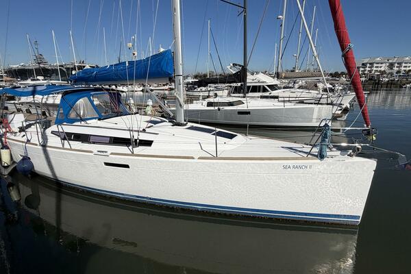 Sea Ranch II 38ft Jeanneau Yacht For Sale