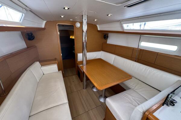 Sea Ranch II 38ft Jeanneau Yacht For Sale