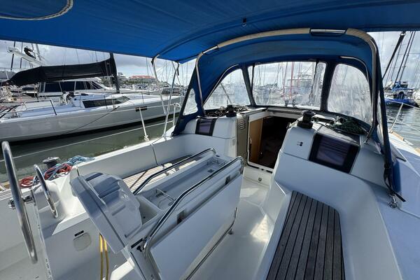 Sea Ranch II 38ft Jeanneau Yacht For Sale