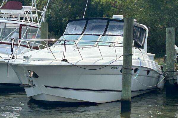 Photo of the 2001 Wellcraft 3700 Martinique