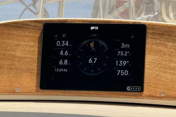 Photo of the 2005 Island Packet 445 "Make Me Laugh Again"