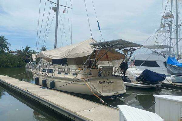Island Packet 445 Yacht For Sale