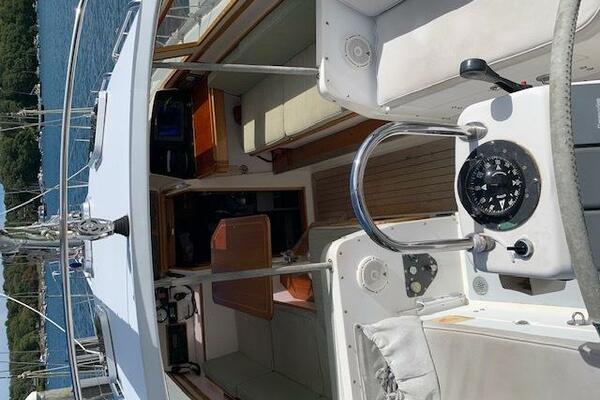 Tumblehome 51ft Little Harbor Yacht For Sale
