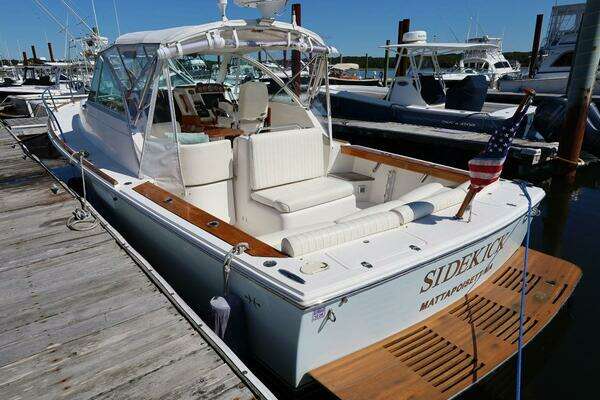 2007 Hunt Yachts 29