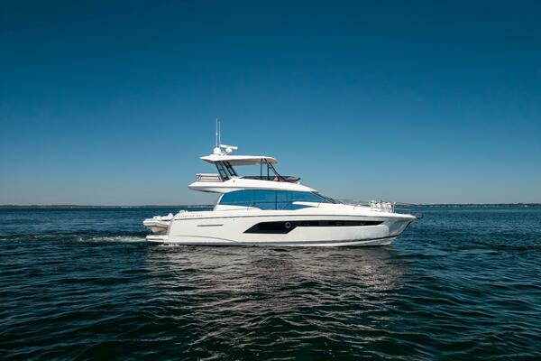 2024 Prestige 520 Fly- SS BELLE VIE- Profile