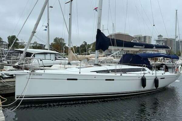 38-ft-Dehler-2017-38-Sansara-Mississauga Ontario Canada yacht for sale