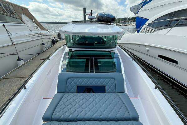 Axopar 37 XC AFT CABIN Yacht For Sale
