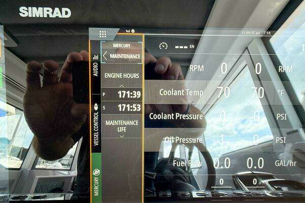 Axopar 37 XC AFT CABIN Yacht For Sale