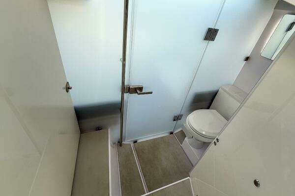 Axopar 37 XC AFT CABIN Yacht For Sale