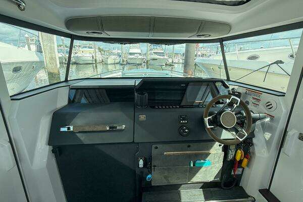 Axopar 37 XC AFT CABIN Yacht For Sale