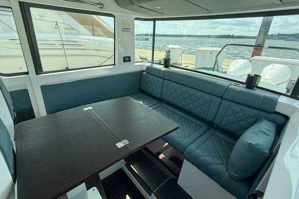 Axopar 37 XC AFT CABIN Yacht For Sale
