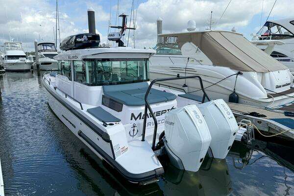 Axopar 37 XC AFT CABIN Yacht For Sale