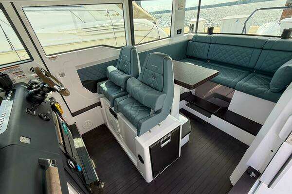 Axopar 37 XC AFT CABIN Yacht For Sale