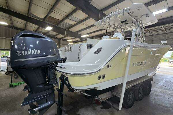 30ft Robalo Yacht For Sale