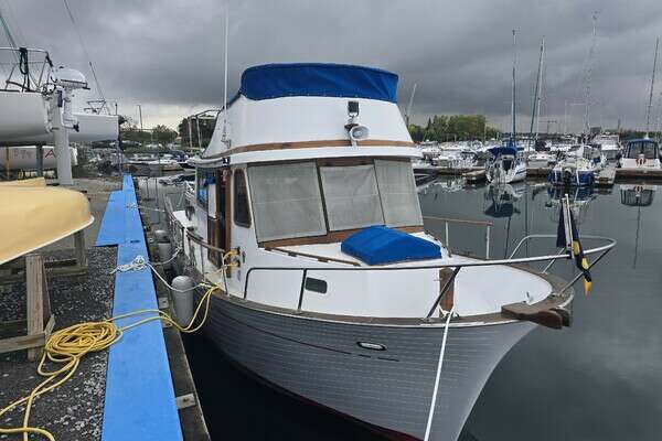 34-ft-Marine Trader-1974-34 DC- Mississauga Ontario Canada  yacht for sale