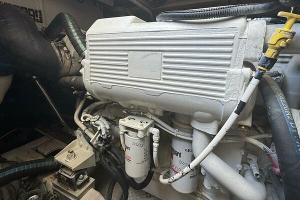 2016 Sea Ray 510 Fly 'Bateau d’Amis' - Engine Room