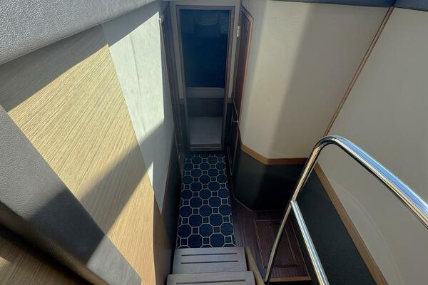 Sea Ray 510 Fly 'Bateau d’Amis' - Stairwell