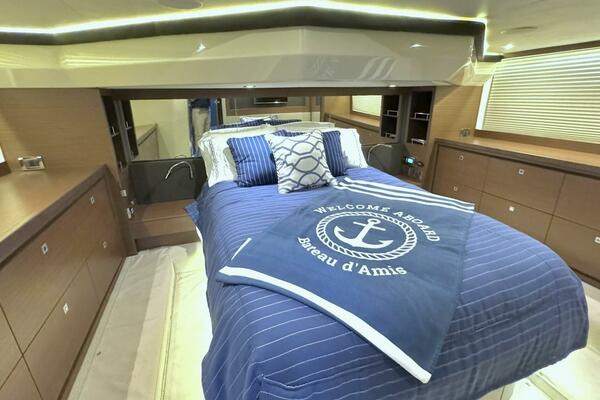 2016 Sea Ray 510 Fly 'Bateau d’Amis' - Master Stateroom