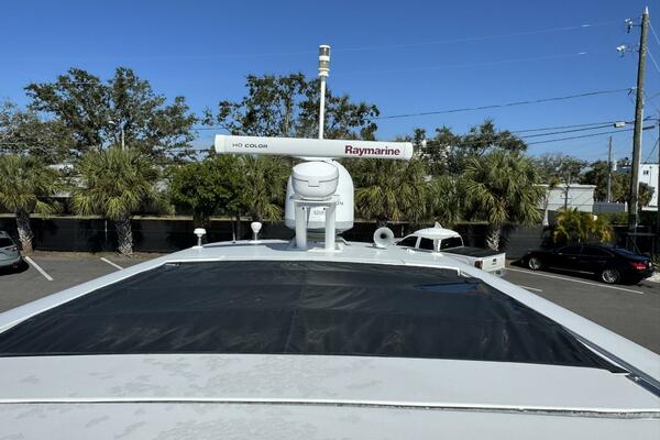 2016 Sea Ray 510 Fly 'Bateau d’Amis' - Flybridge Helm Top