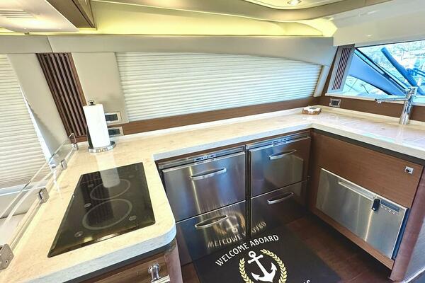 2016 Sea Ray 510 Fly 'Bateau d’Amis' - Galley