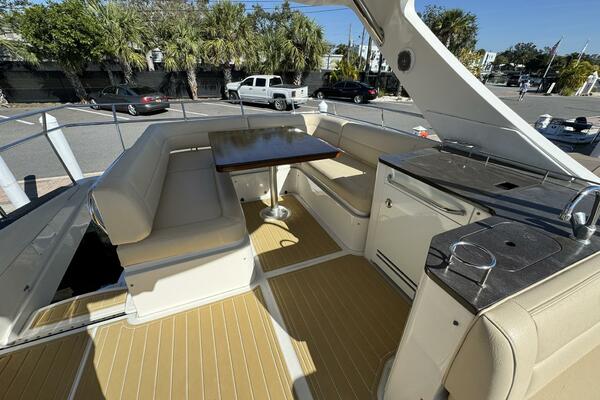 2016 Sea Ray 510 Fly 'Bateau d’Amis' - Flybridge