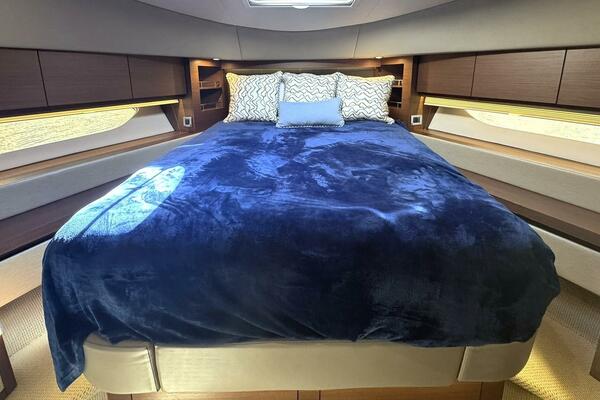 Sea Ray 510 Fly 'Bateau d’Amis' - Guest VIP Stateroom