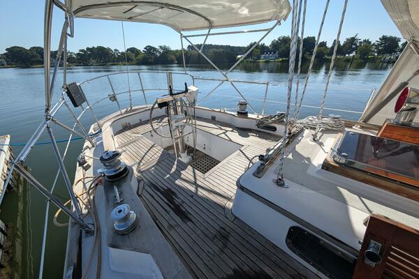 Outrageous 43ft Mason Yacht For Sale