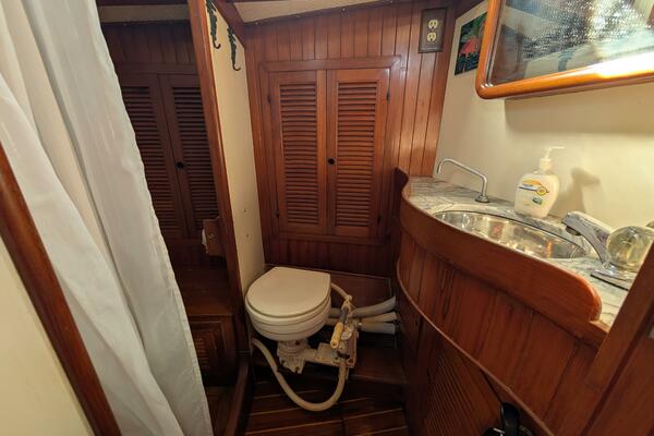 Outrageous 43ft Mason Yacht For Sale