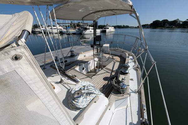 Outrageous 43ft Mason Yacht For Sale