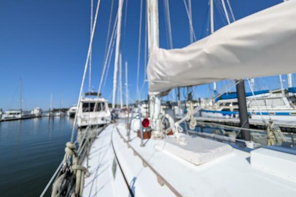 Outrageous 43ft Mason Yacht For Sale