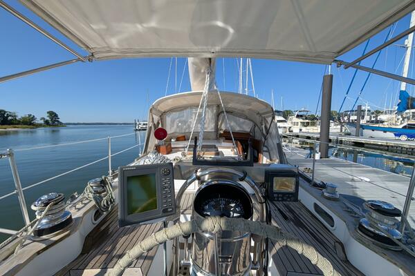 Outrageous 43ft Mason Yacht For Sale