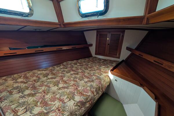 Outrageous 43ft Mason Yacht For Sale
