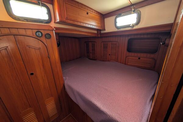 Outrageous 43ft Mason Yacht For Sale