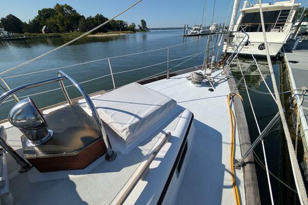 Outrageous 43ft Mason Yacht For Sale