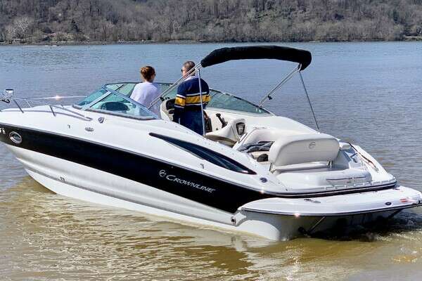 28-ft-Crownline-2011-- Chesapeake Beach Maryland United States  yacht for sale