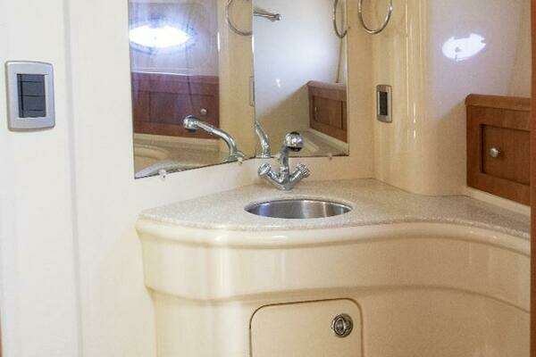 Meridian 411 Sedan Yacht For Sale